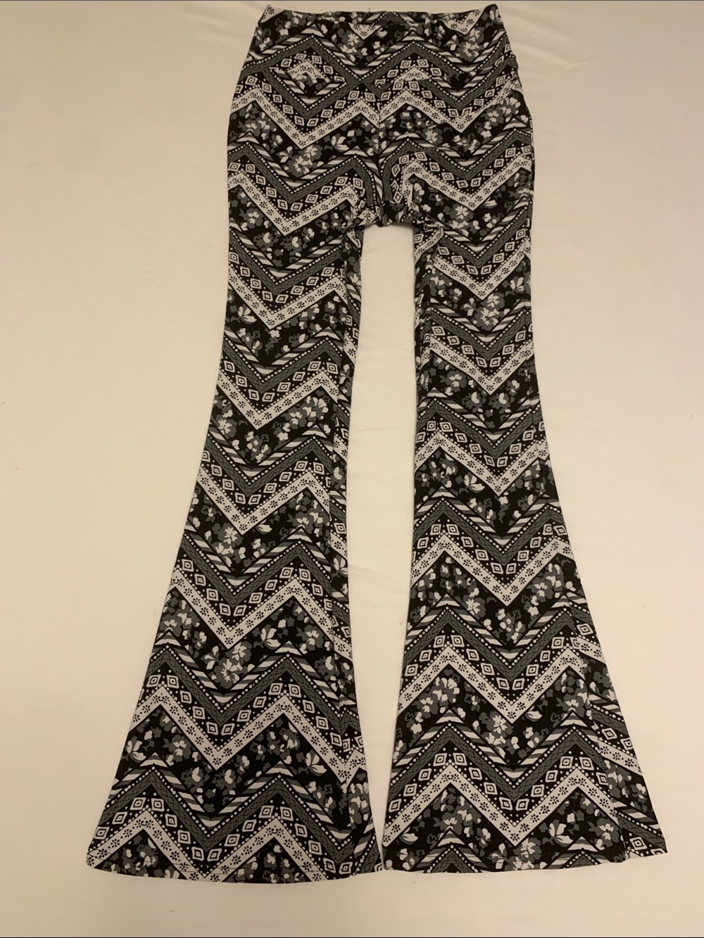 Black & White boho mumu Chevron bell bottom flare M